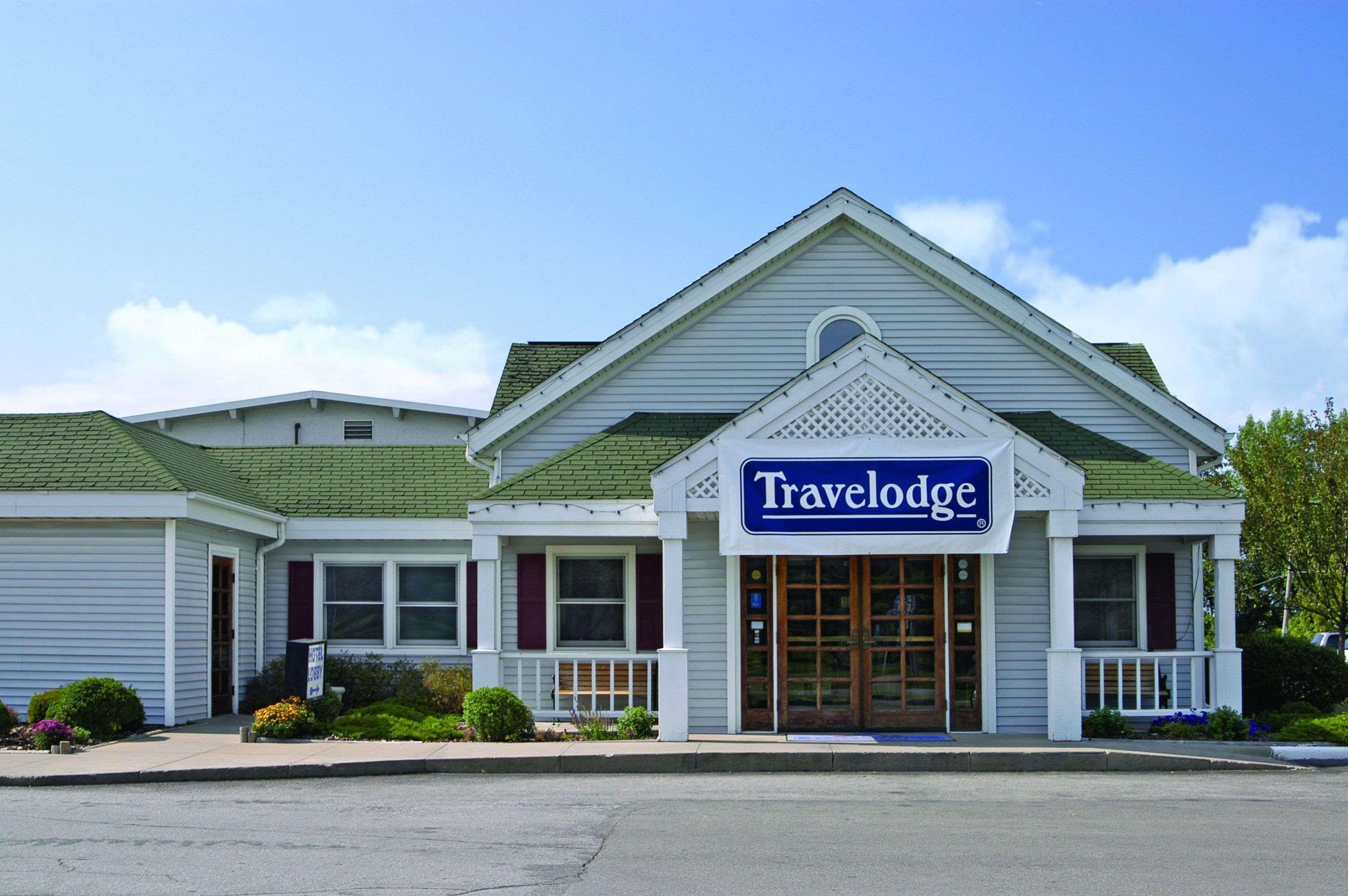 Travelodge By Wyndham Iowa City Exteriör bild